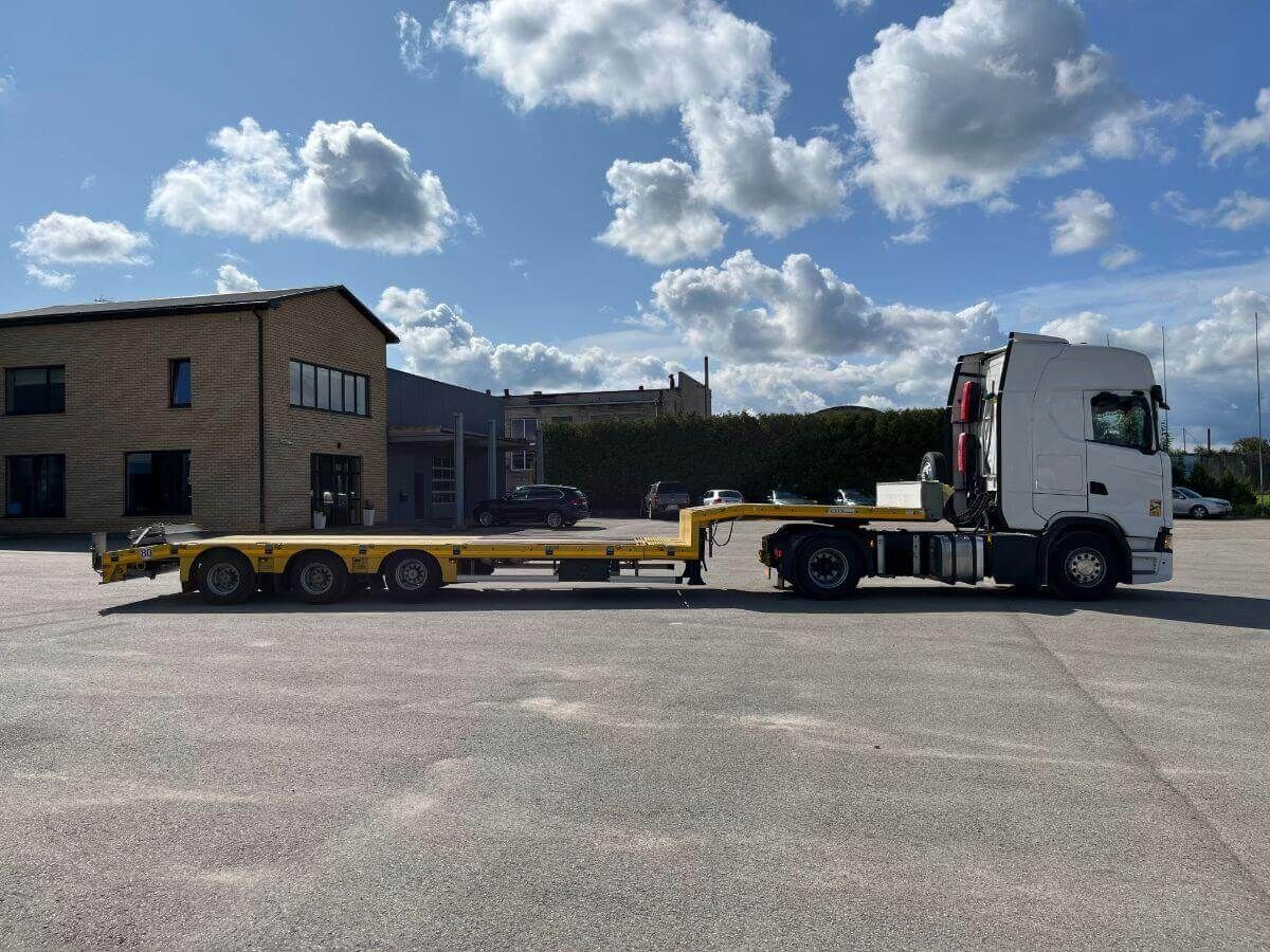 Scania ar Faymonville MAX 100 treileri